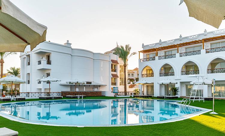 Pláž Remal při východu slunce-obr