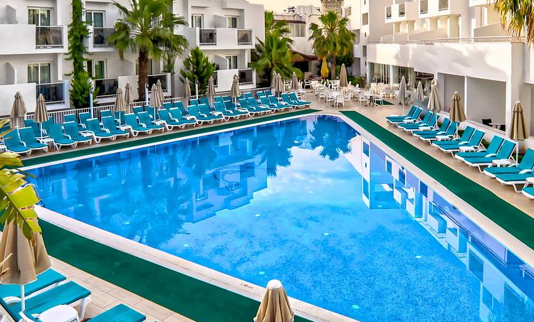 Club Shark Hotel-obr