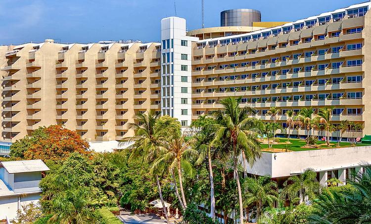 Royal Cliff Beach-obr