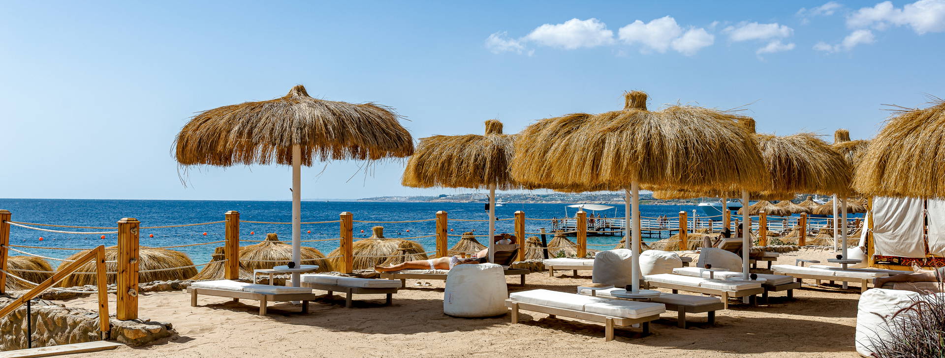 Pláž Remal při východu slunce Obrázok17